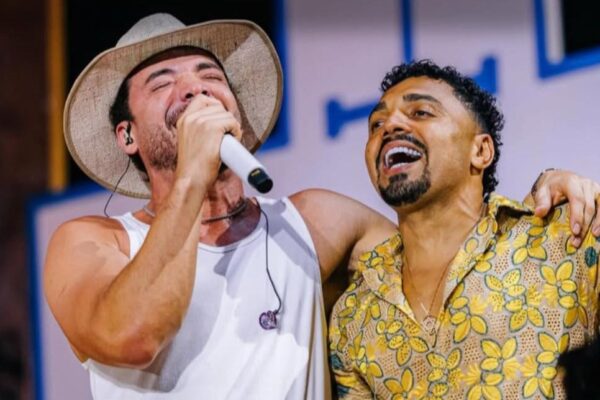 Tirullipa rouba a cena em live com Wesley Safadão, no rancho de Carlinhos Maia