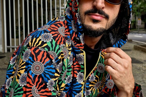 O EXCÊNTRICO INVERNO DO ESTILISTA HERMES INOCENCIO