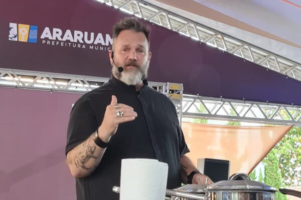 Chef Jimmy Ogro marca presença no Araruama Wine Jazz Festival e encanta o público com gastronomia e histórias