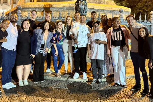 Fórum Estadual da Juventude reúne mais de 500 pessoas em noite histórica de homenagens no Mês da Juventude