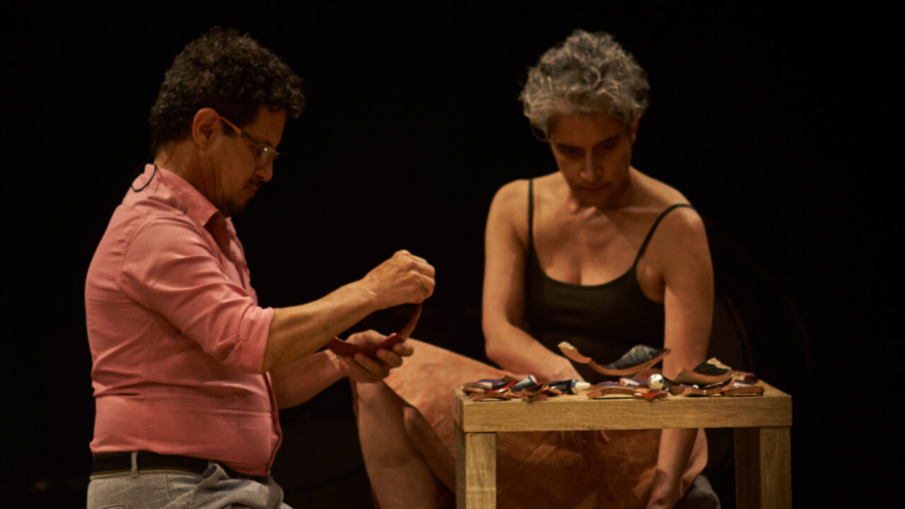 Estreia em março no Centro Cultural Banco do Brasil Rio de Janeiro a peça “KINTSUGI, 100 memórias”, do Grupo LUME Teatro, que retorna à cidade após uma década, com a abordagem e investigação cênica sobre as cicatrizes do tempo e da história