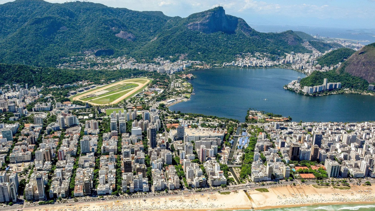 Airbnb no Rio: A febre dos estúdios compactos atrai R$ 1 bilhão e gera revolta no Leblon