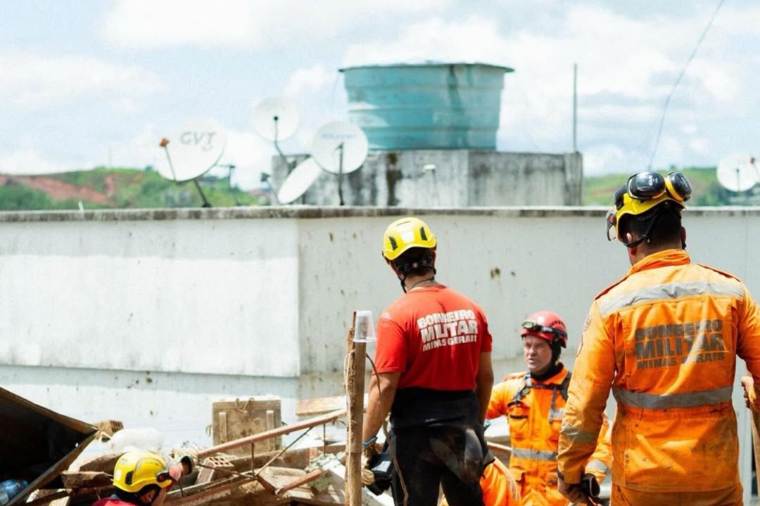 Em apoio ao Corpo de Bombeiros, Legendários intensificam ações de resgate às vítimas das chuvas em Minas Gerais