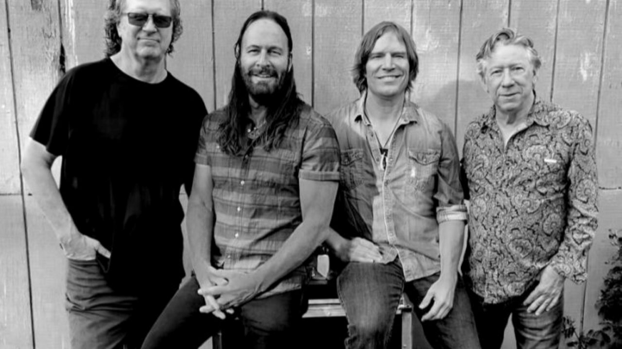 REVISITING CREEDENCE<br>Dia 1º de maio<br>No Qualistage